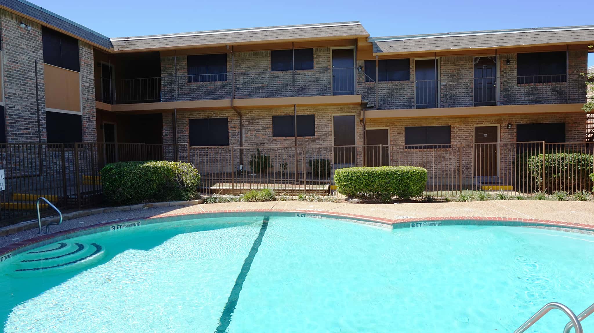 Photos - The Oakwood Apartments